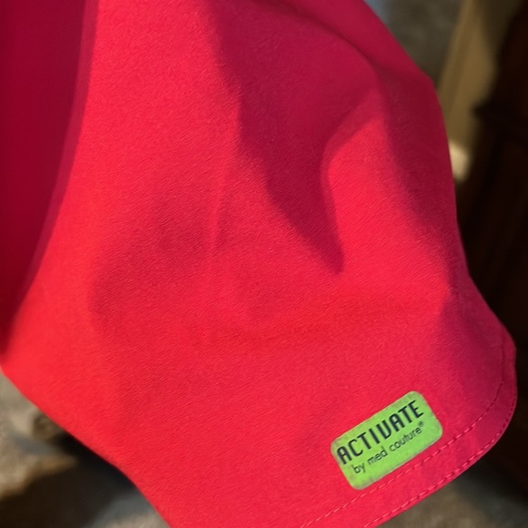 Activate by med couture women’s size XL red scrubs - Picture 7 of 7